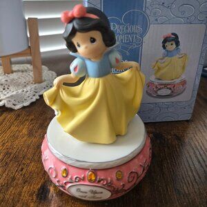 NIB 2009 Precious Moments Walt Disney Snow White Once Upon A Time Music Box
